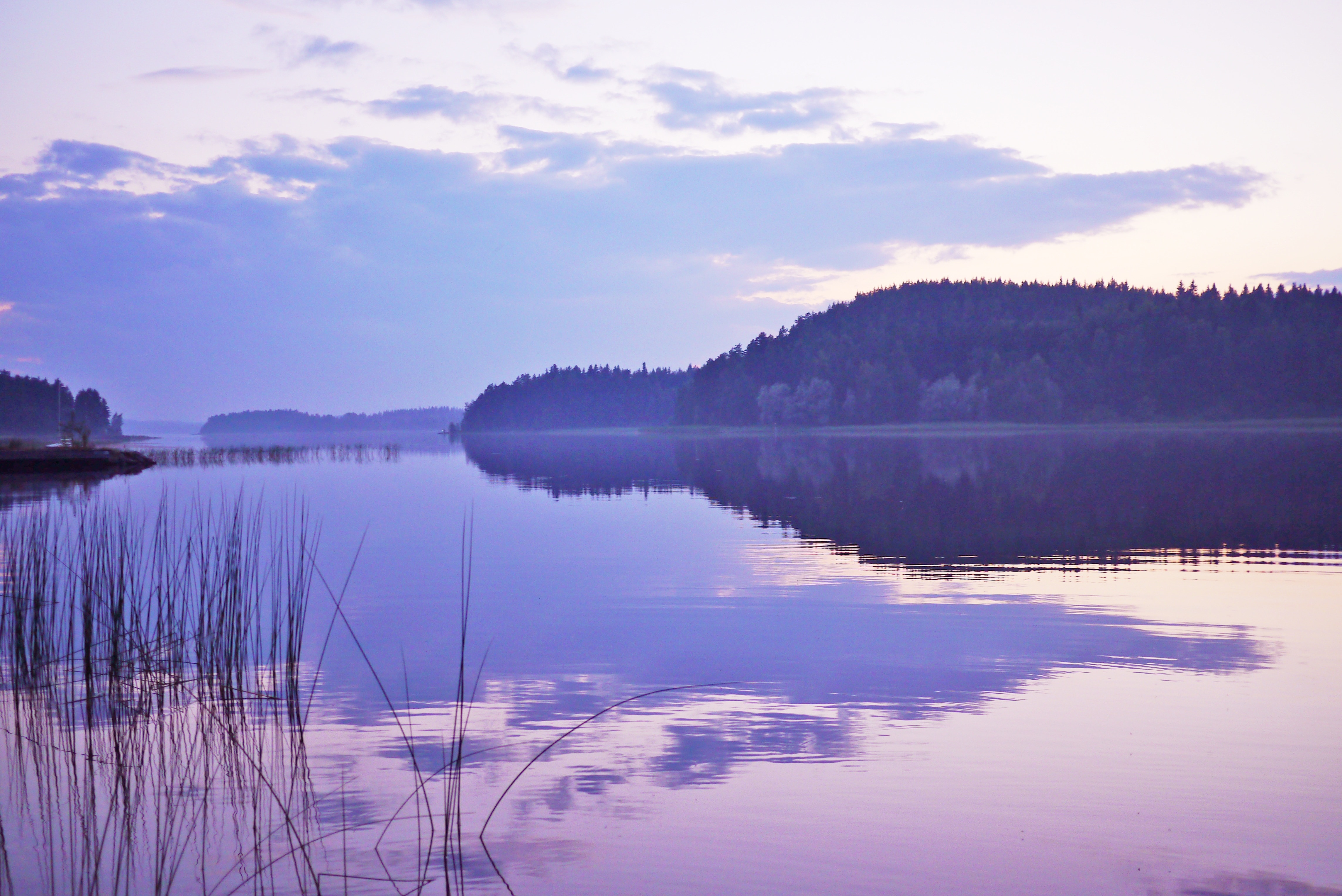 photography of lake during daytime