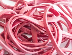 red rubber band thumbnail