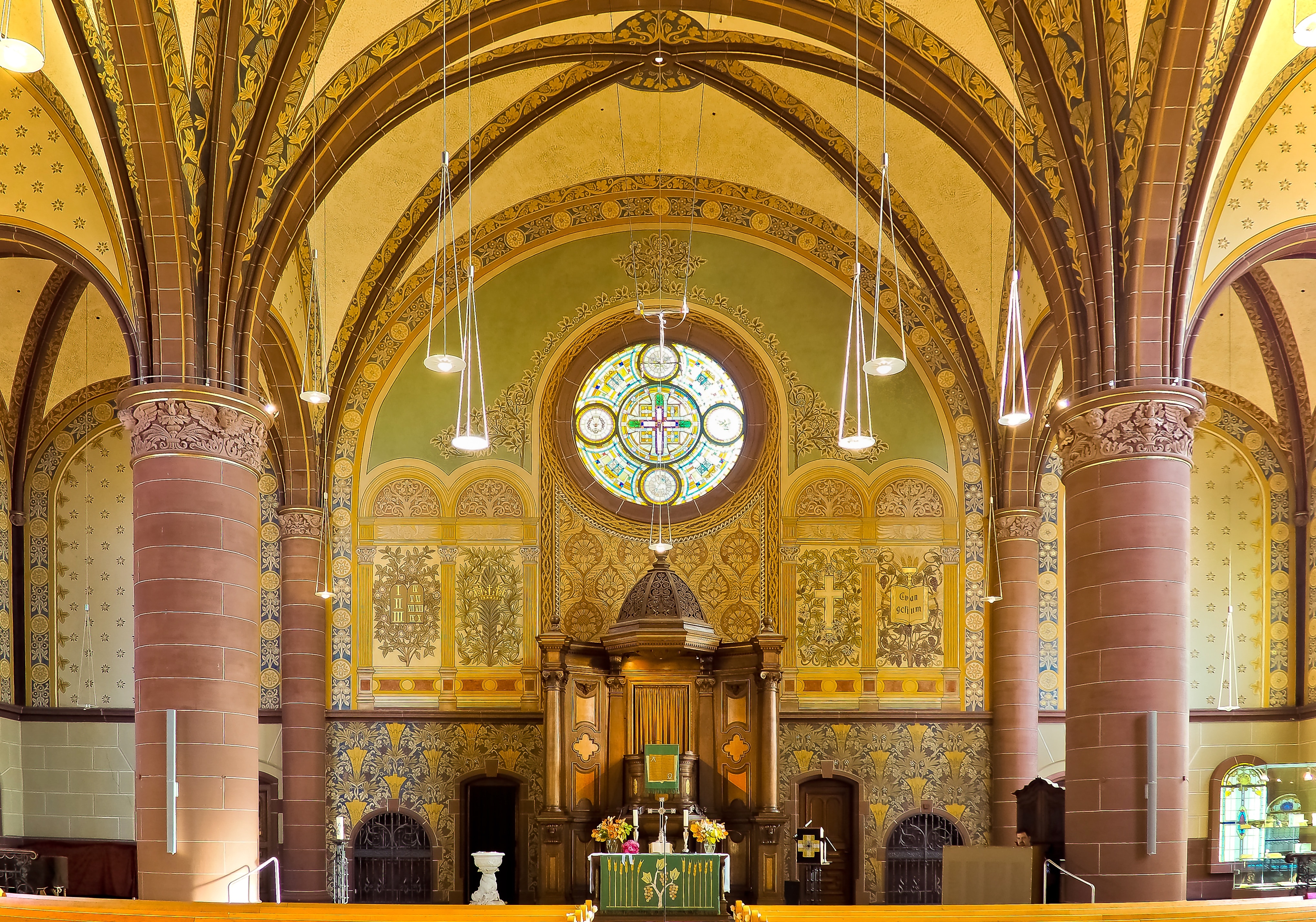 Церковный свод. Сводчатый алтарь. Средневековая синагога. Православие и архитектура.