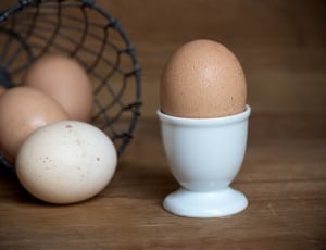 white ceramic egg rack thumbnail