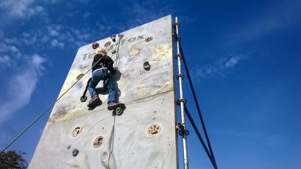 gray wall climbing preview