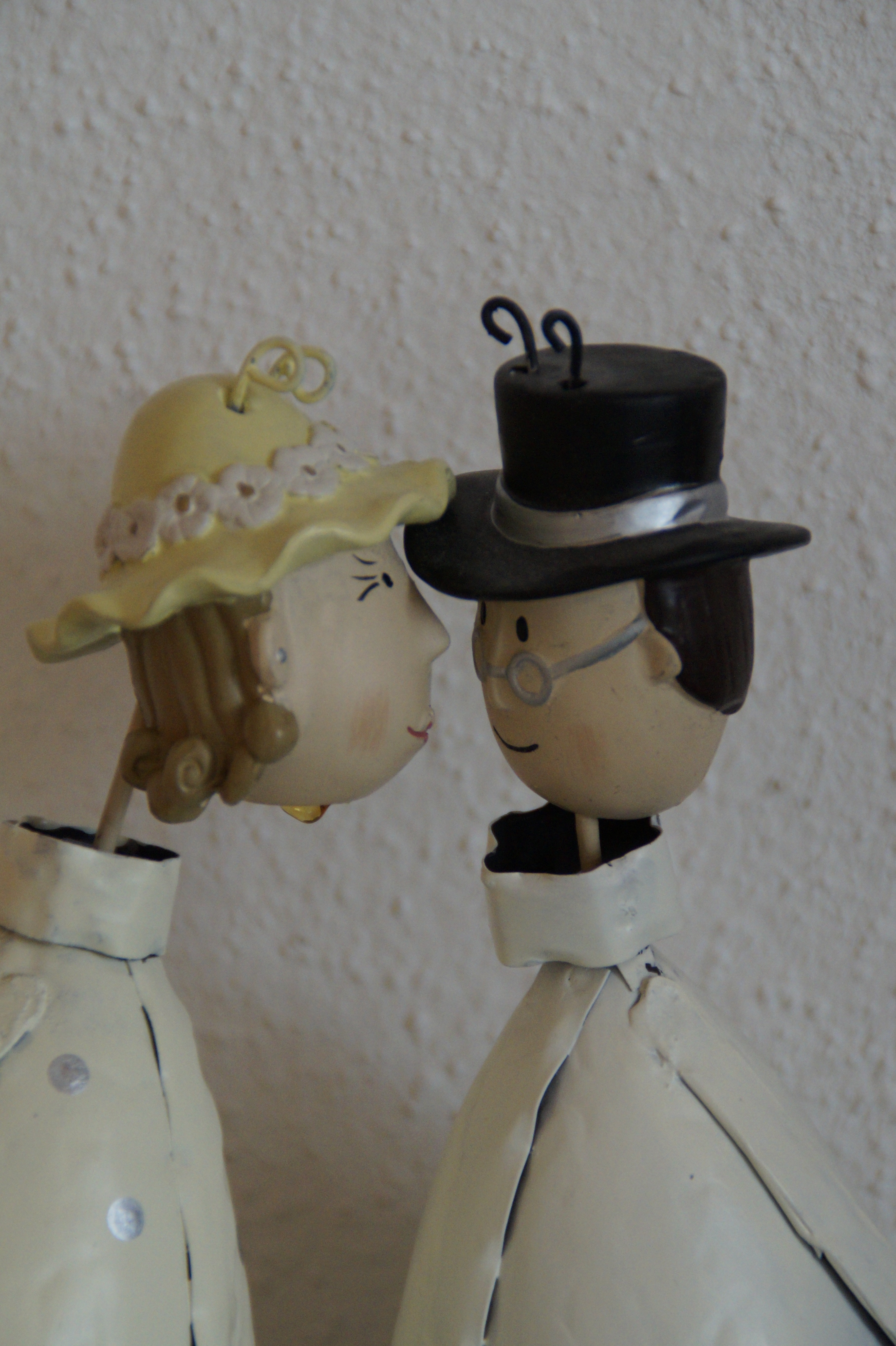 couple figurine