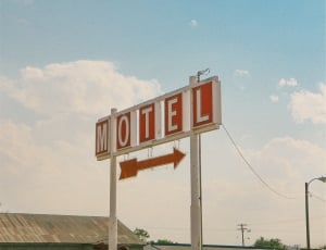 red and white motel signage thumbnail
