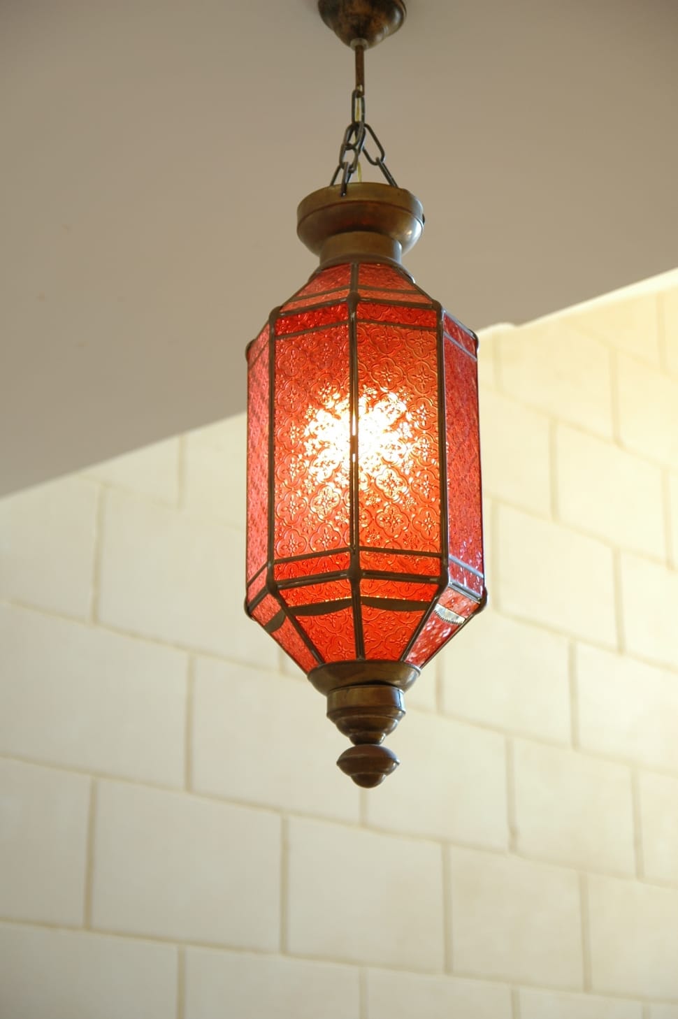 red pendant lamp preview