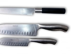 three kitchen knives thumbnail
