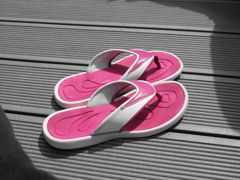 white-and-pink flipflops preview