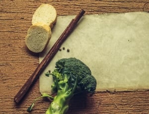 green broccoli and bread thumbnail