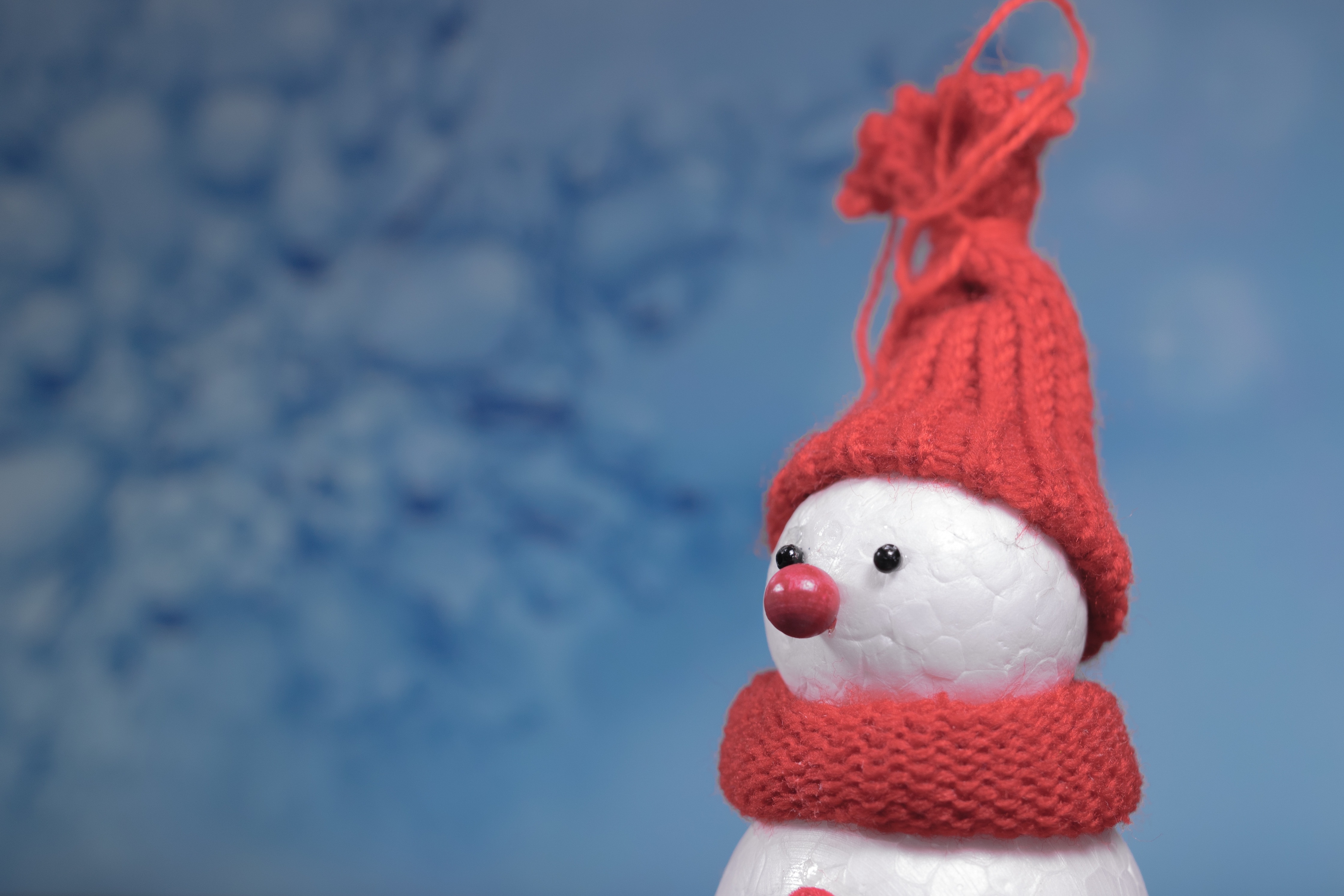 white and red snowman