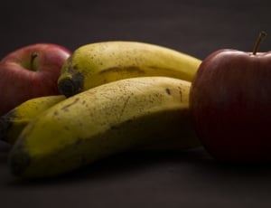 3 yellow bananas and 2 red apples thumbnail
