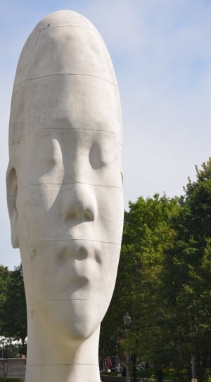 white human head statue thumbnail