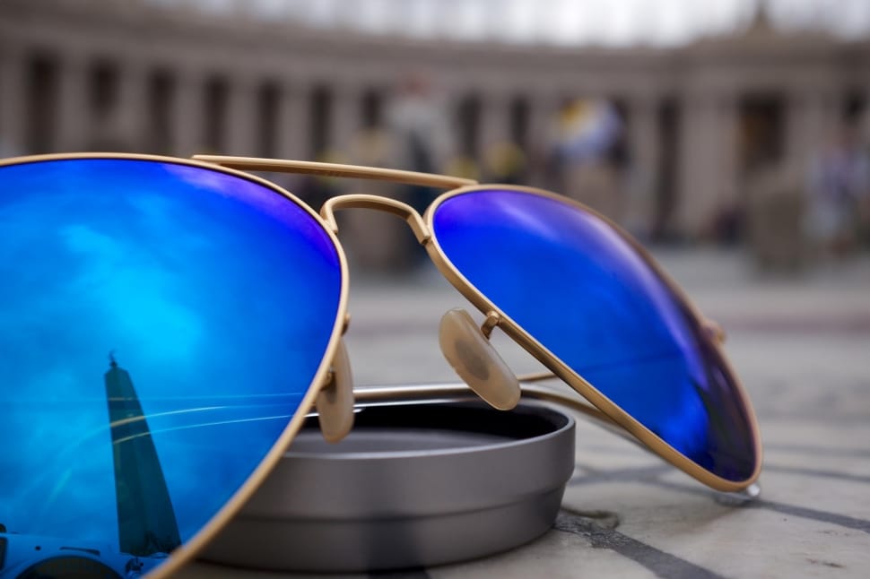 sunglasses-blue-reflection-objects-wallpaper-preview.jpg