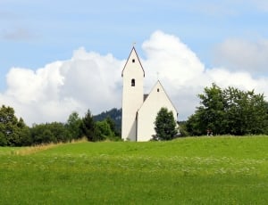 white chapel shown thumbnail