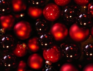 red and black baubles thumbnail