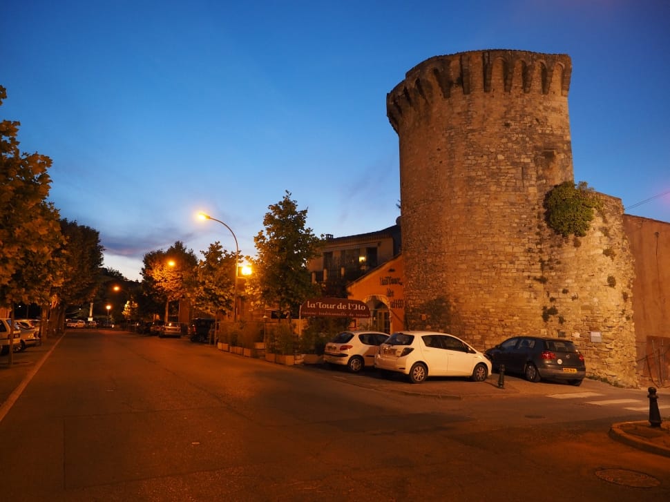 Apt-En-Luberon, Apt, Tower, Restaurant, car, history preview