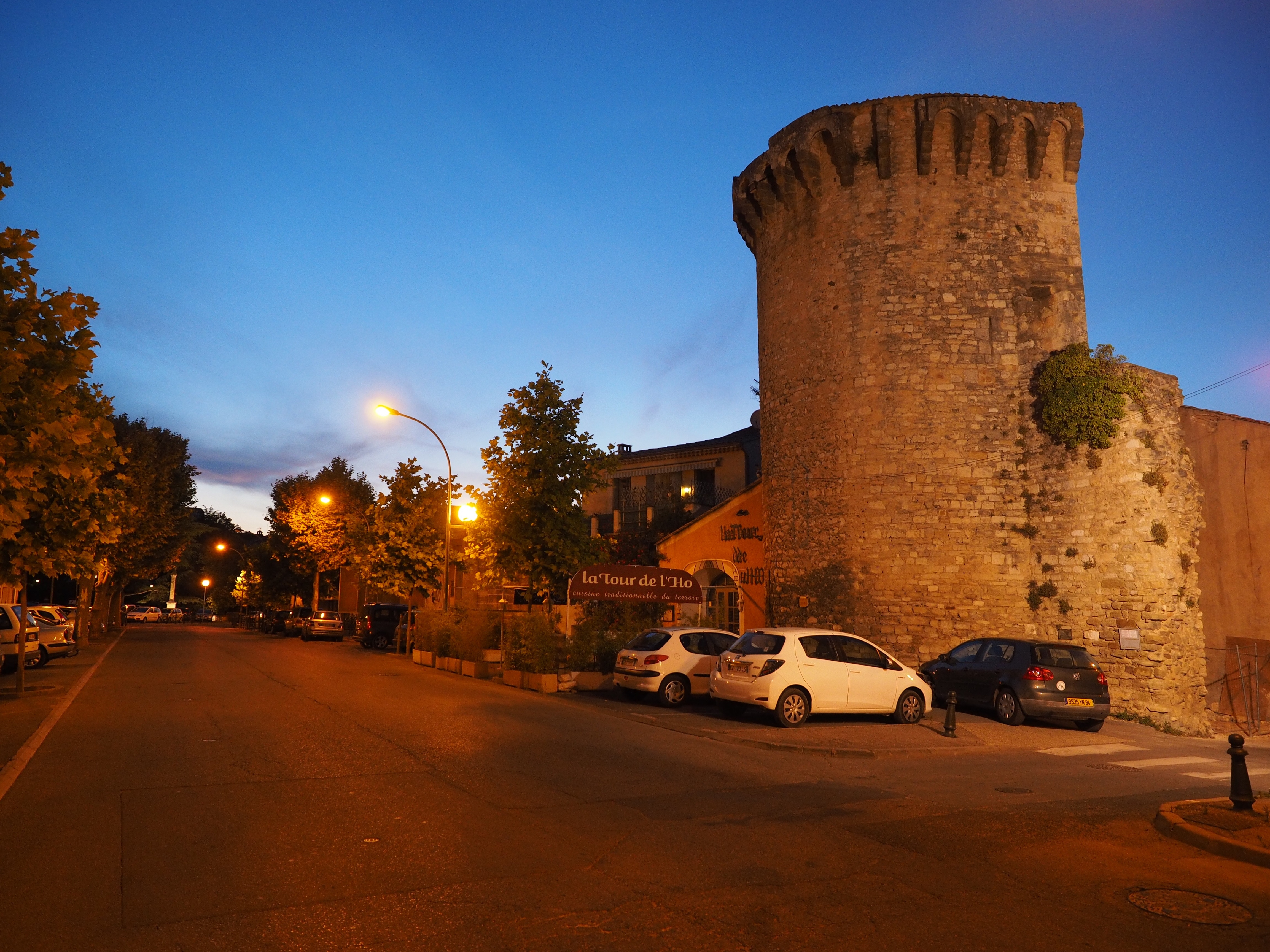 Apt-En-Luberon, Apt, Tower, Restaurant, car, history