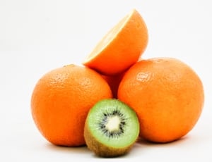 kiwi and oranges thumbnail