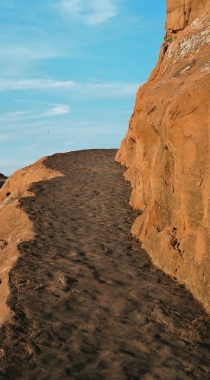 macro shot of  brown sand during day time thumbnail