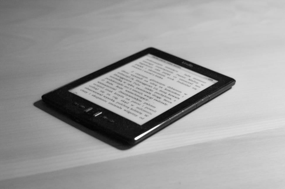 kindle-book-e-reader-reading-wallpaper-p