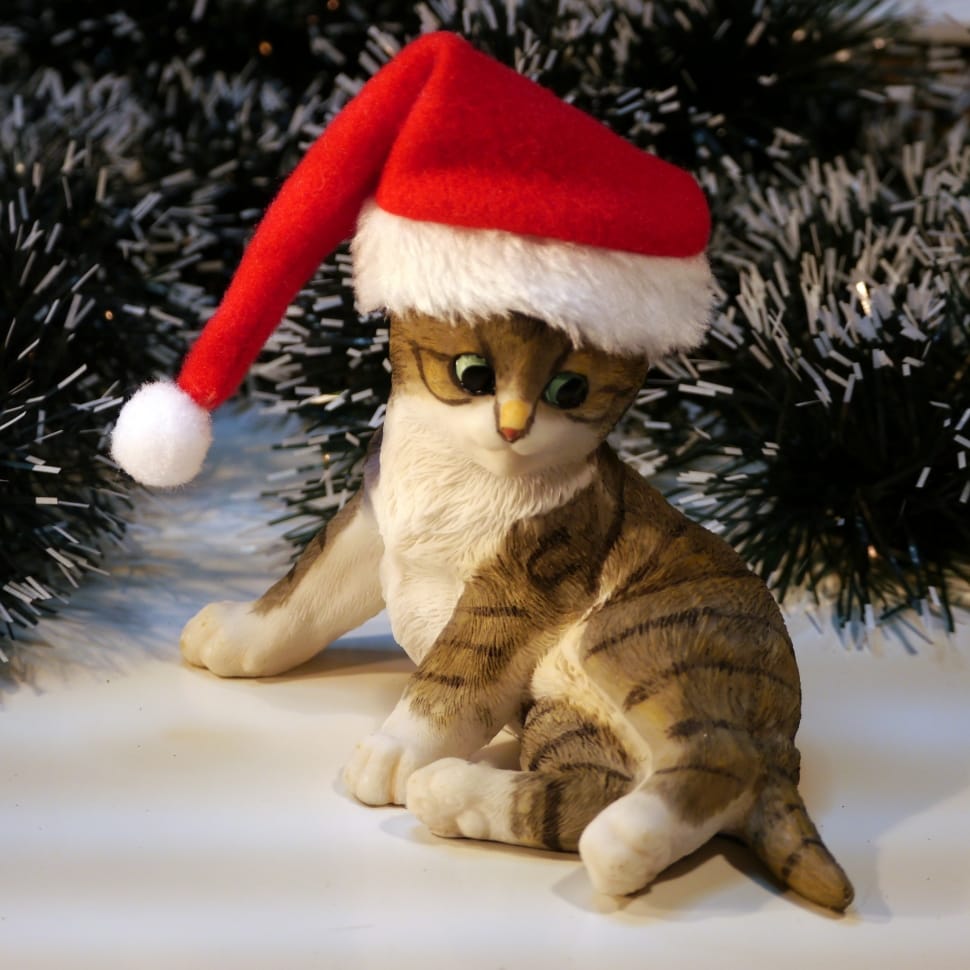 cat wearing santa hat figurine preview