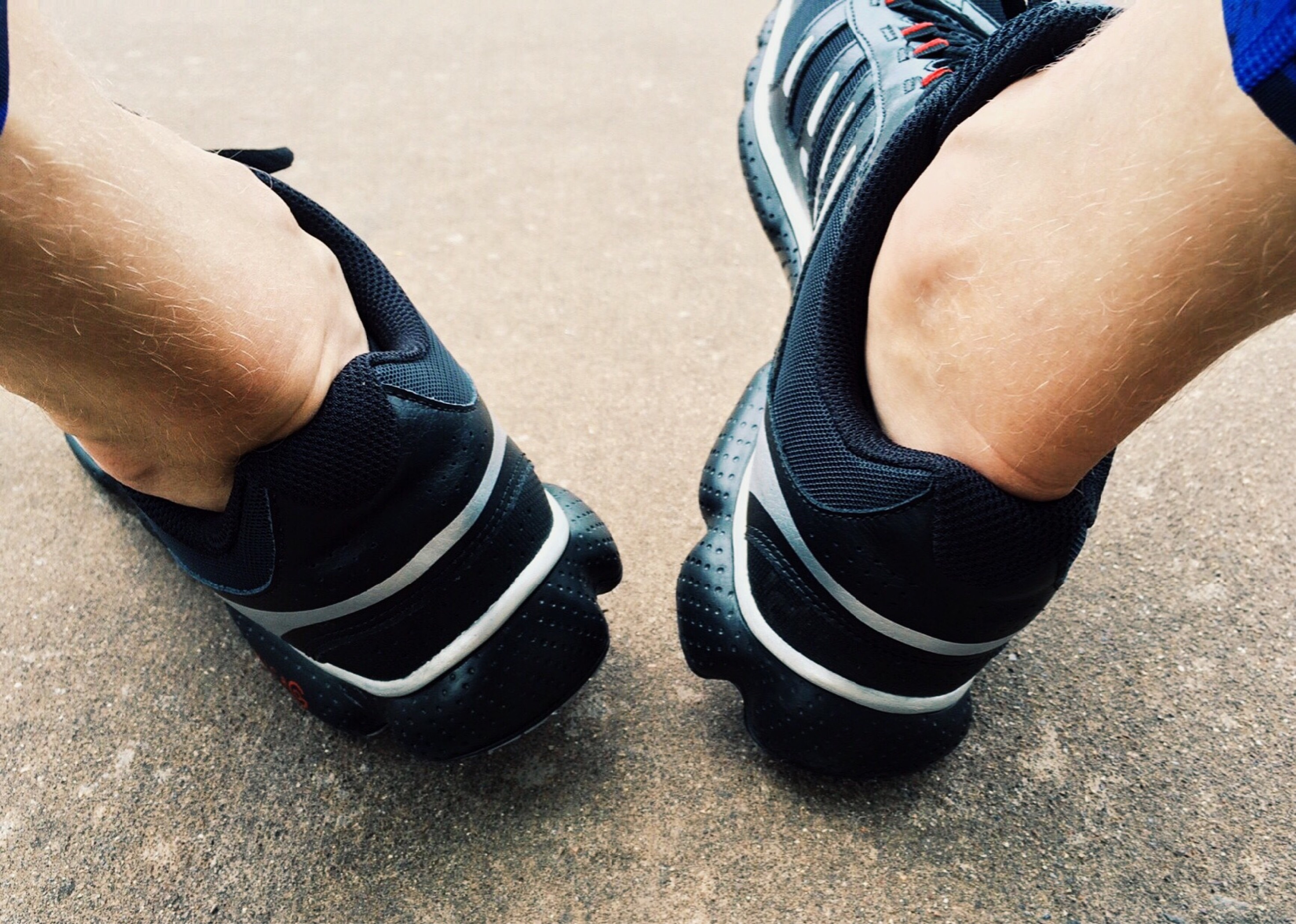 Foot sport. Спортивная стопа. Повязка на ногу черная спортивная. Спортивные ноги. Ноги для бега.