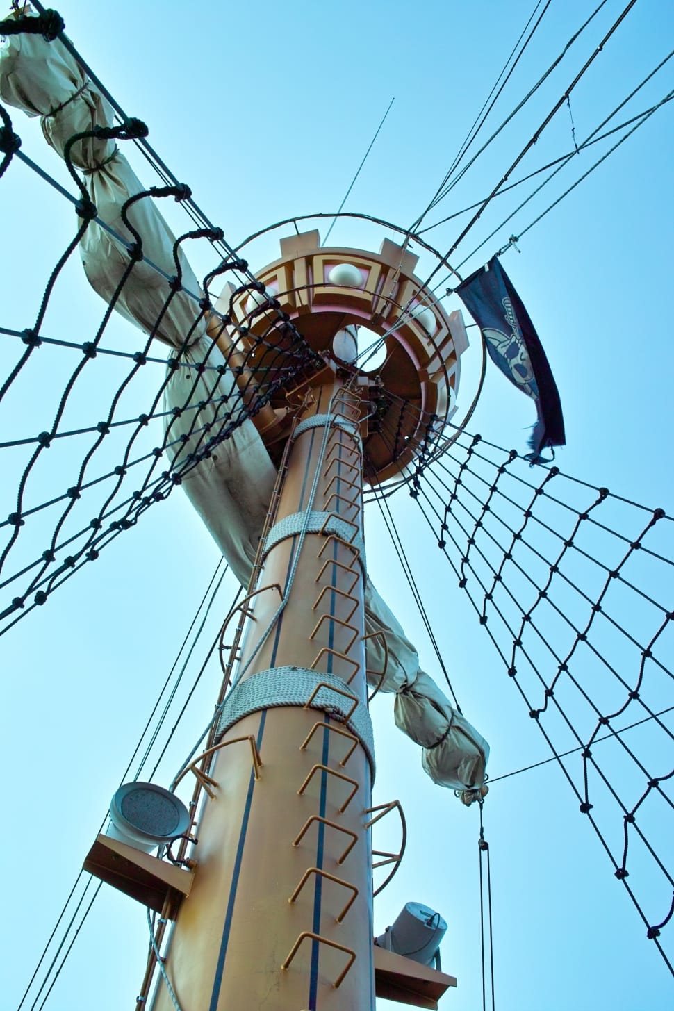 Mast, Pirate Ship, Pirate Flag, low angle view, industry preview