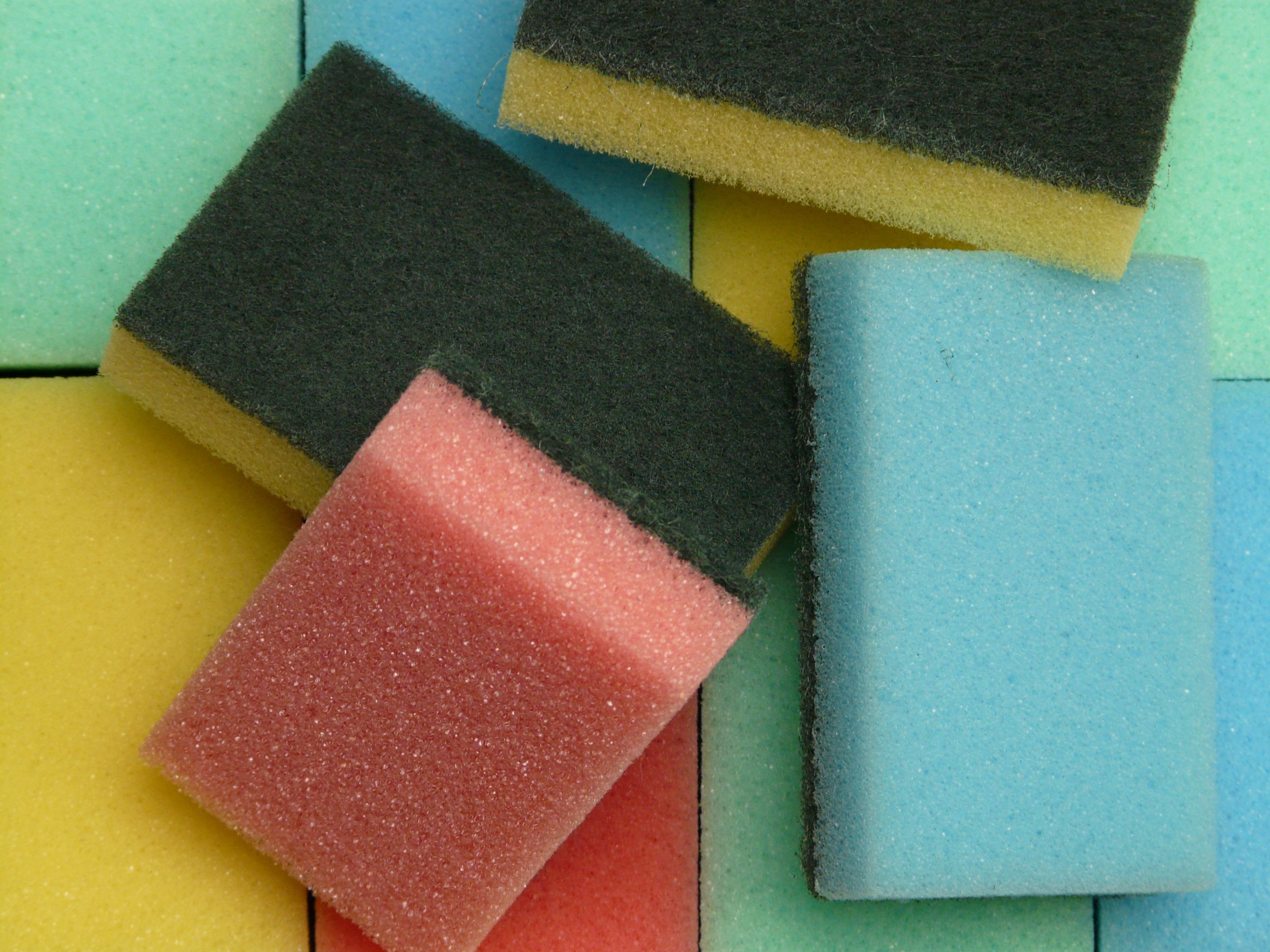 four cleaning sponges