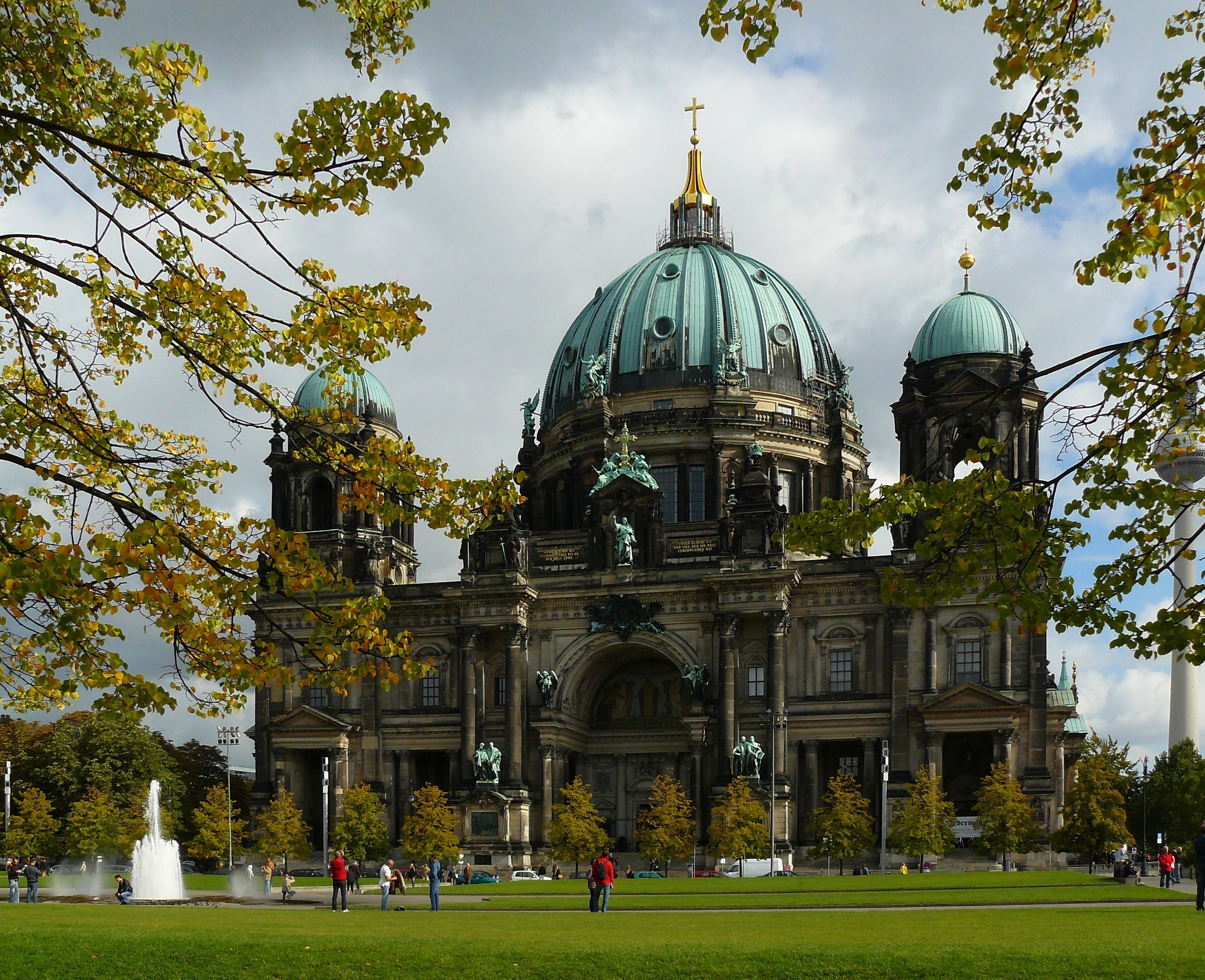 Берлинский кафедральный собор осенью