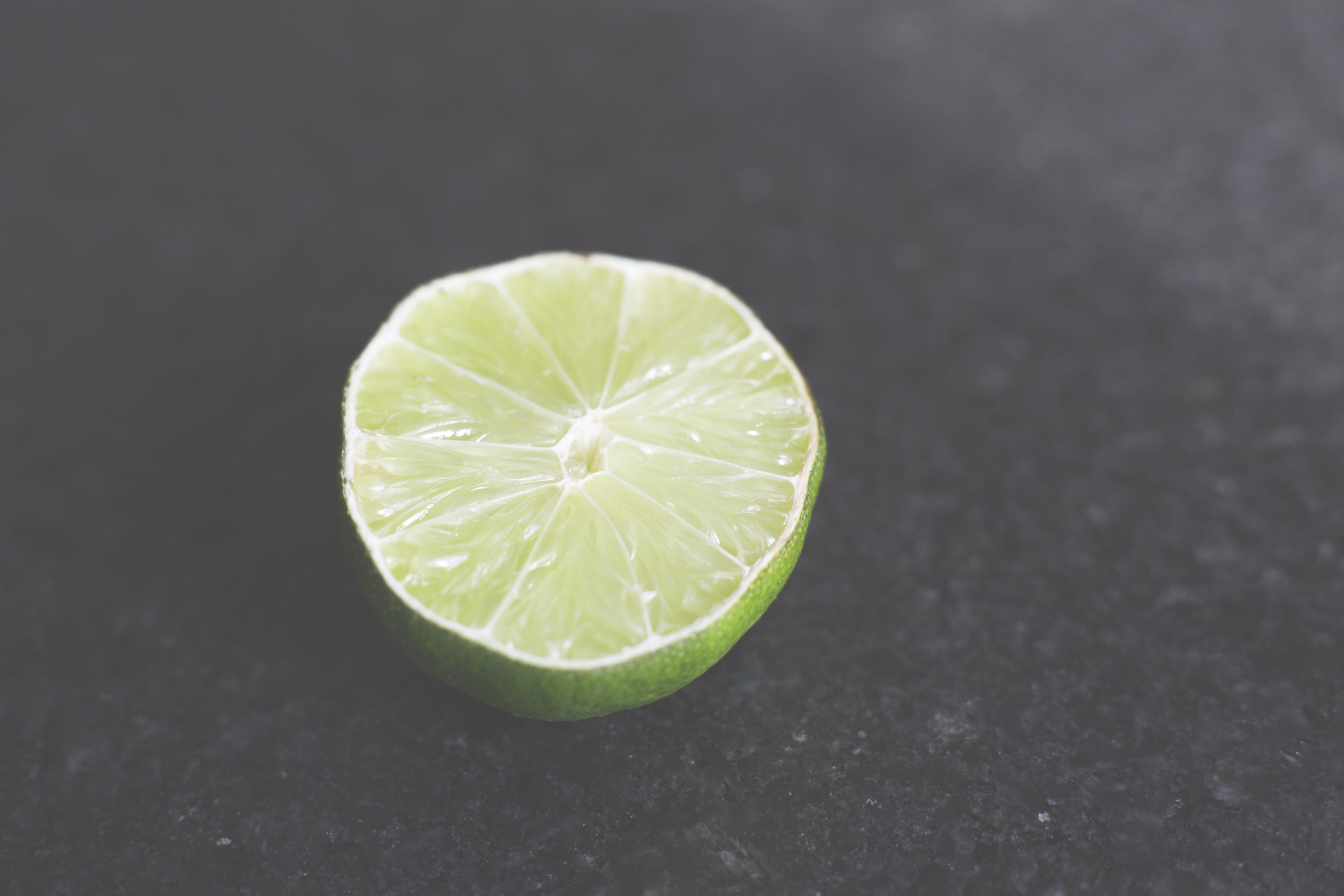 slice lime fruit