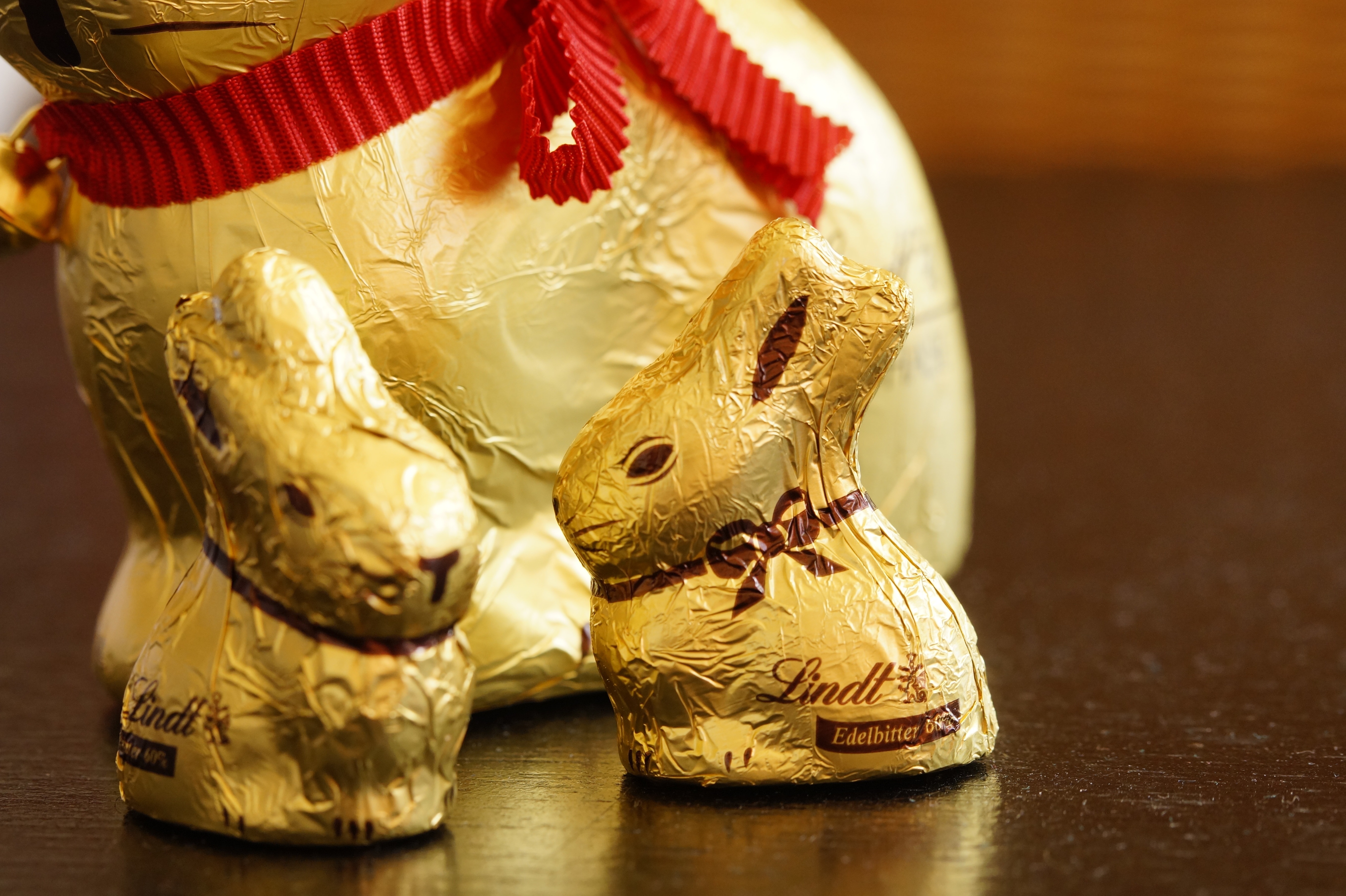 gold rabbit shape lindt chocolate pack