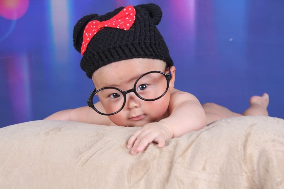 baby's black and red minnie mouse knit hat preview