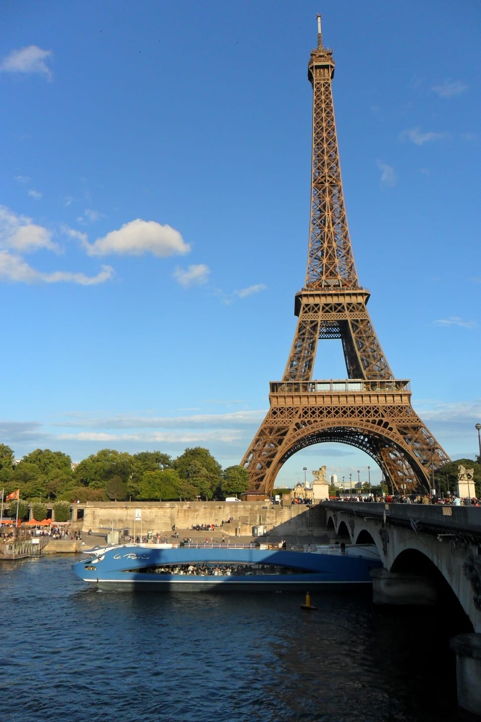 photography of eiffel tower in paris on a sunny day preview