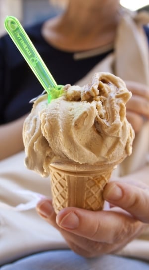 mocha flavored ice cream thumbnail