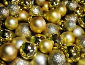 gold glittered bauble lot thumbnail