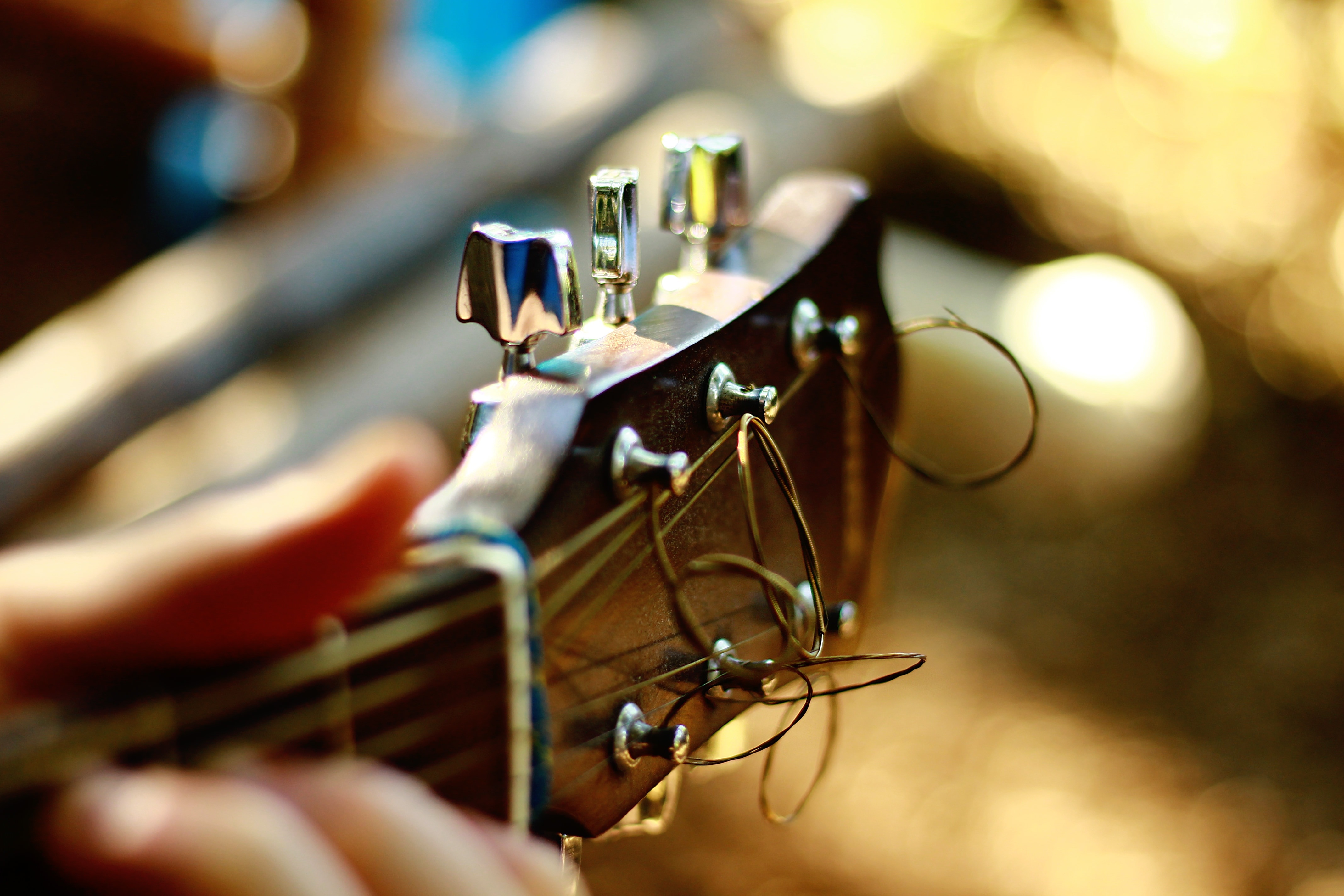 closed up photography of guitar headstock
