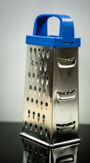 blue and silver grater thumbnail