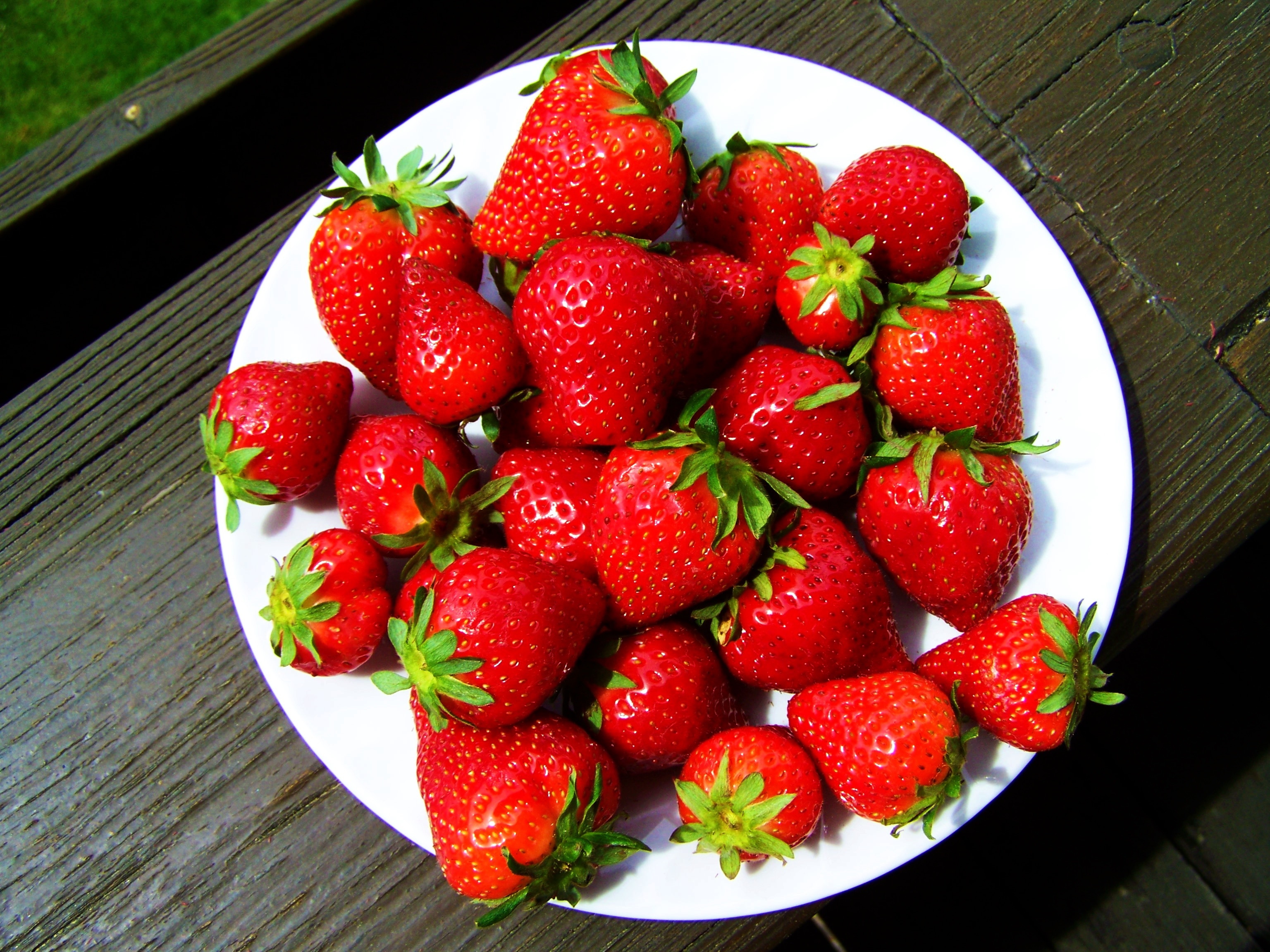 red strawberries on plate