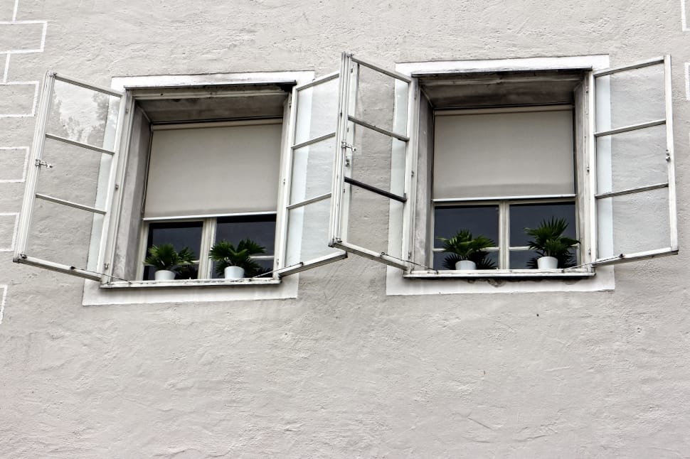 2 white wooden window frames preview