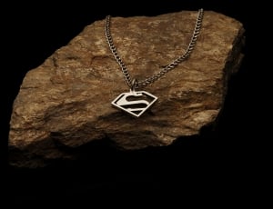 superman pendant necklace thumbnail