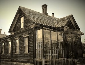 black wooden house thumbnail