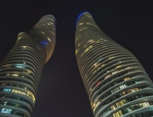 2 spiral tall buildings thumbnail