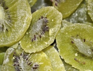 sliced kiwi fruit thumbnail