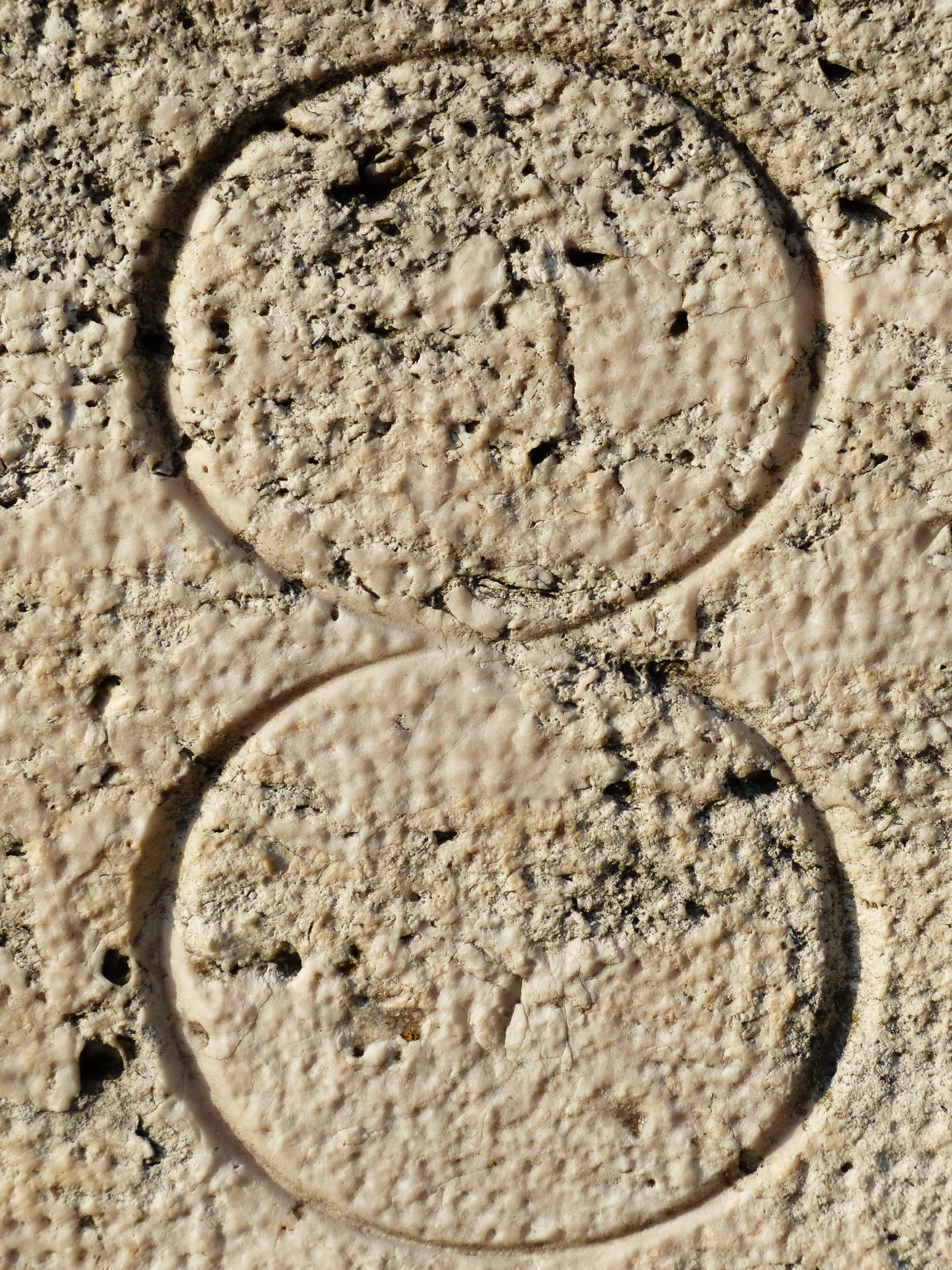close up photography of beige soil during daytime