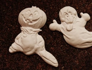 ghost and pumpkin wooden figurine thumbnail