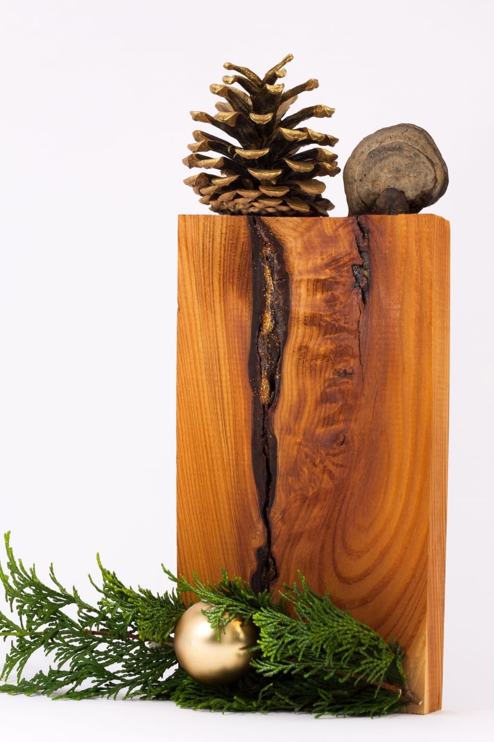 brown pine cone and board preview