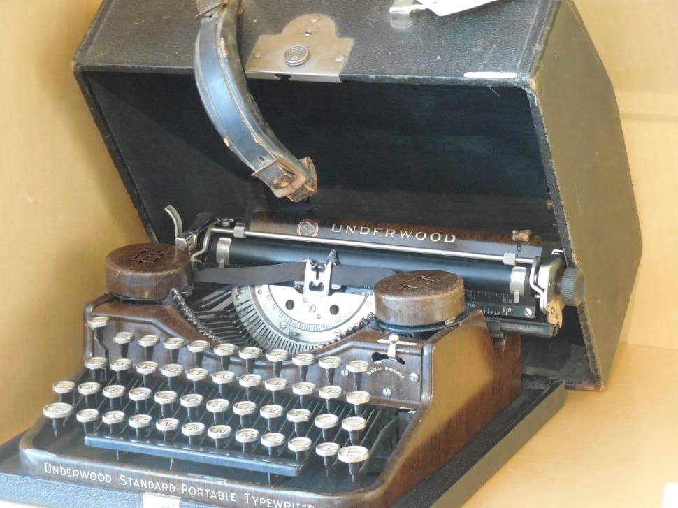 Vintage, Vintage Typewriter, Typewriter, old-fashioned, retro styled preview