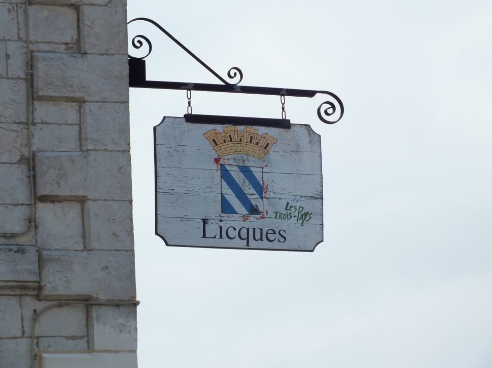 licques signage preview