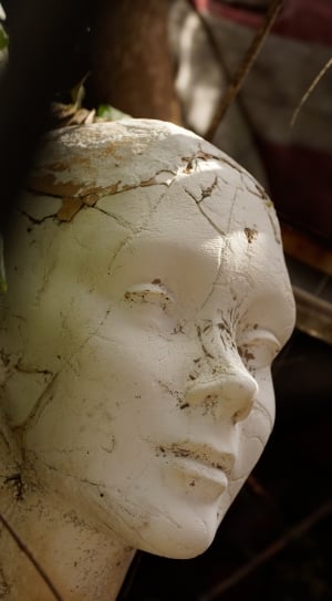 white concrete woman face figurine thumbnail