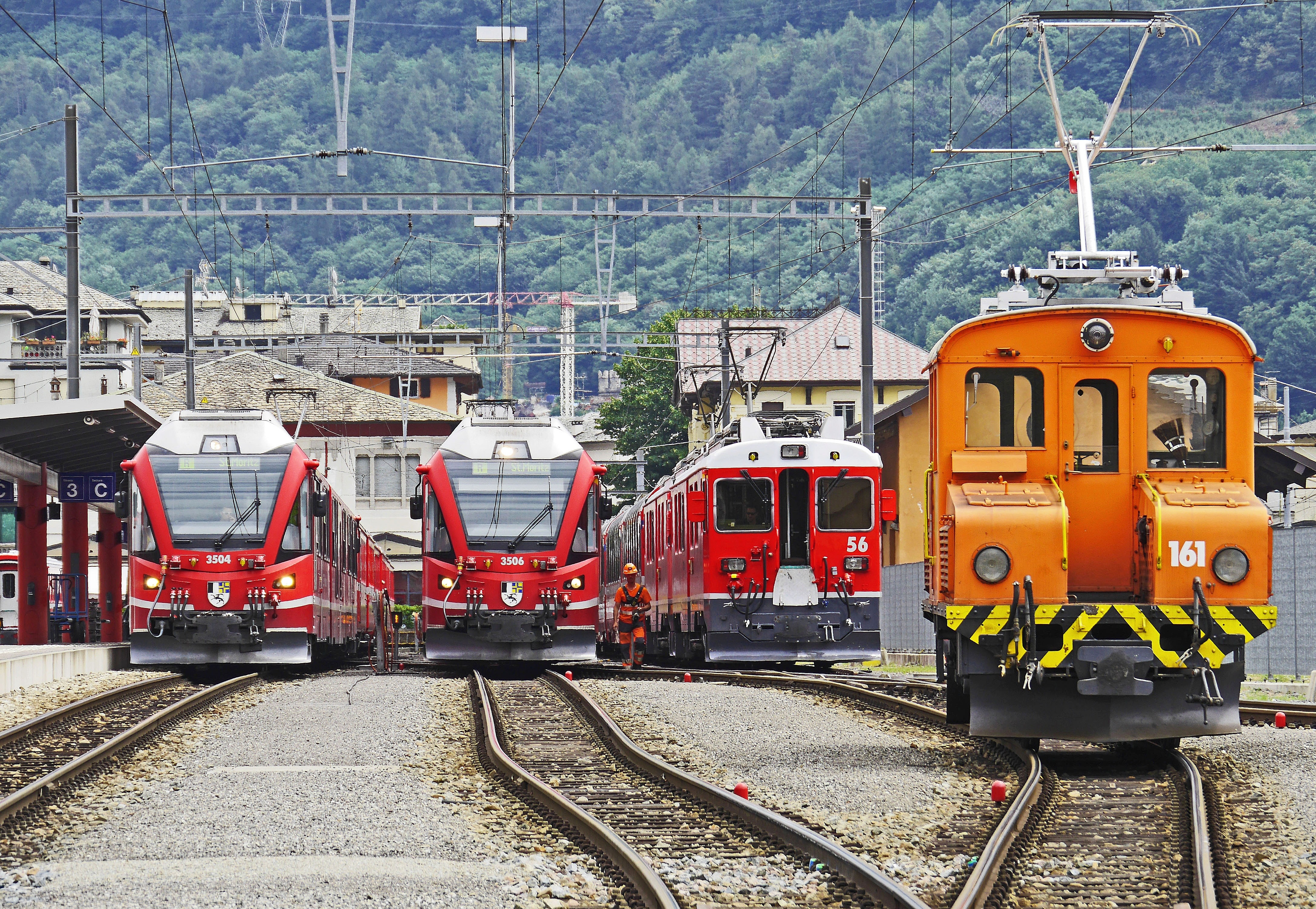 4 trains
