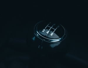 selective focus photography of manual gear shift lever thumbnail