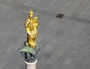 gold religious figurine thumbnail
